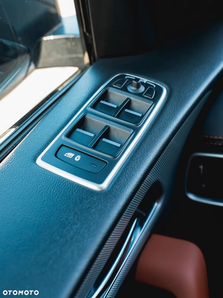 Jaguar F-Pace 5.0 V8 S/C AWD SVR - 22