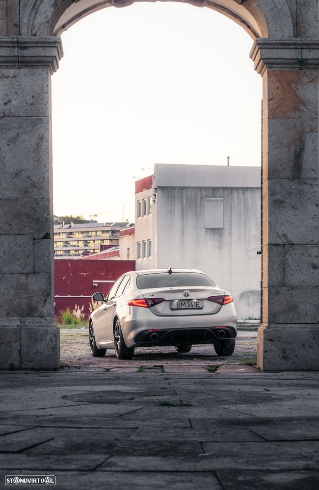 Alfa Romeo Giulia 2.0 T Veloce Ti Q4 AT8 - 13