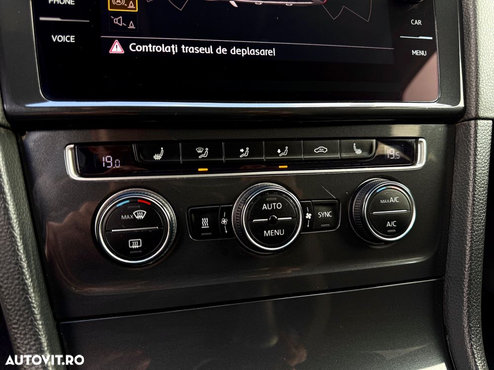 Volkswagen Golf 1.6 TDI Highline - 19