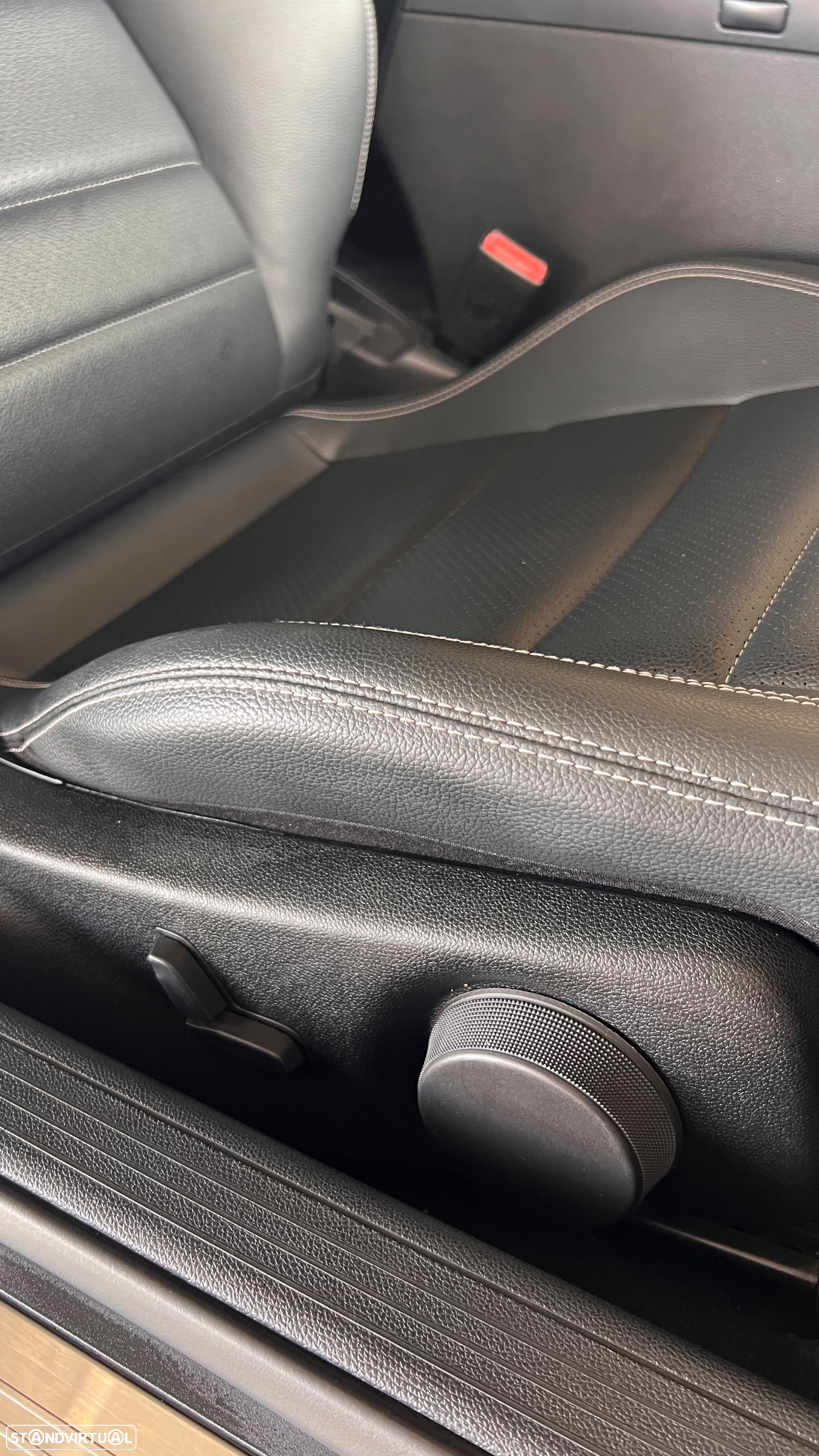 Mercedes-Benz E 250 CGi Avantgarde BE Auto - 32