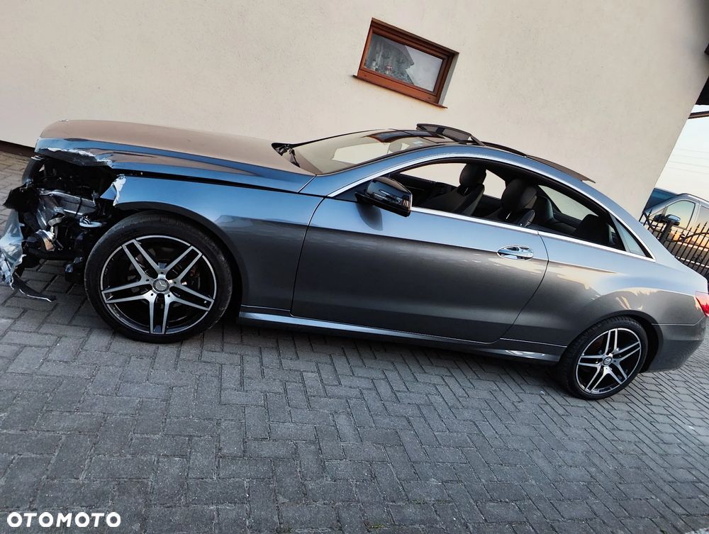 Mercedes-Benz Klasa E 400 4Matic 9G-TRONIC AMG Line - 23