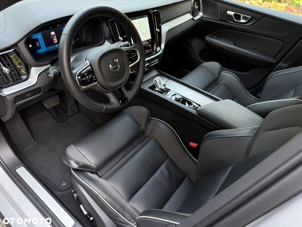 Volvo S60 B5 B AWD Ultimate Dark - 36