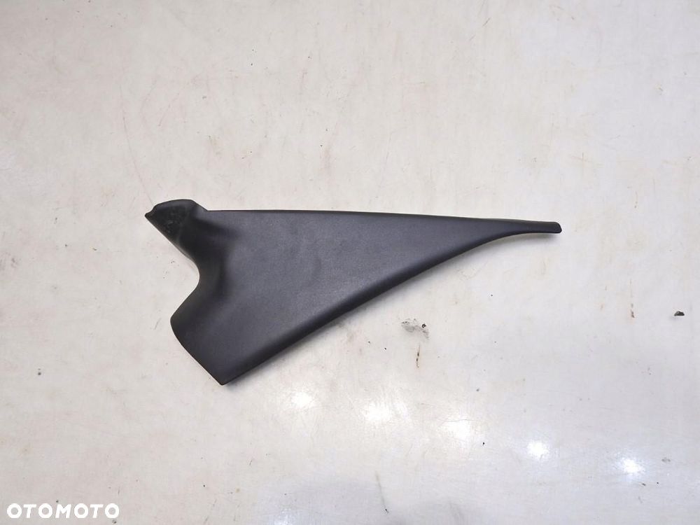 TRÓJKĄT OSŁONA LUSTERKA PRAWA AUDI A3 8P - 6