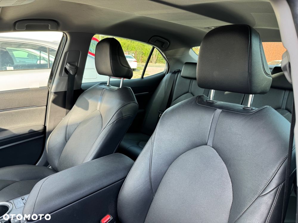 Toyota Camry 2.5 Hybrid Executive CVT - 13