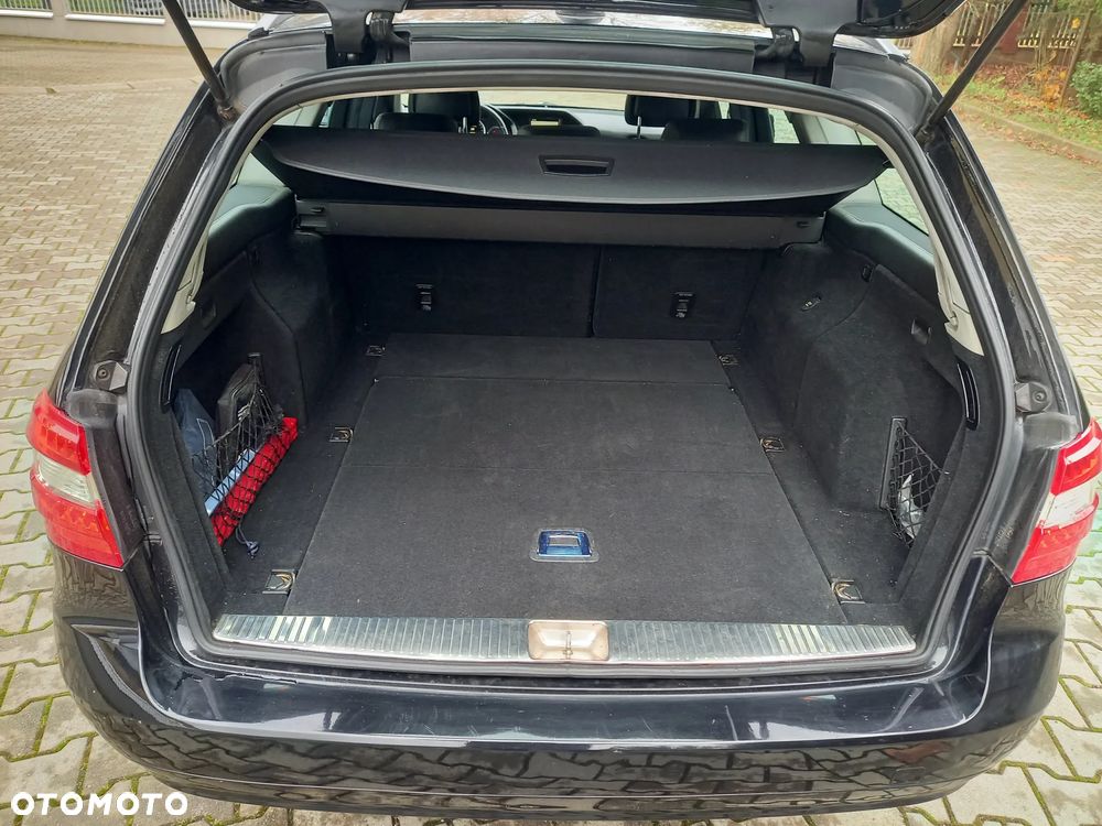 Mercedes-Benz Klasa E 200 CDI DPF BlueEFFICIENCY 7G-TRONIC - 29