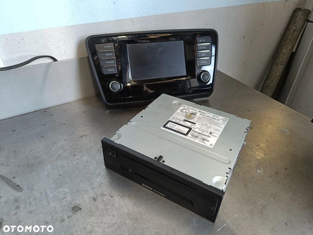 Radio Ekran Skoda Octavia 3 III Czytnik Multimediów Wyświetlacz 5E0035840A 5E0919605B - 1