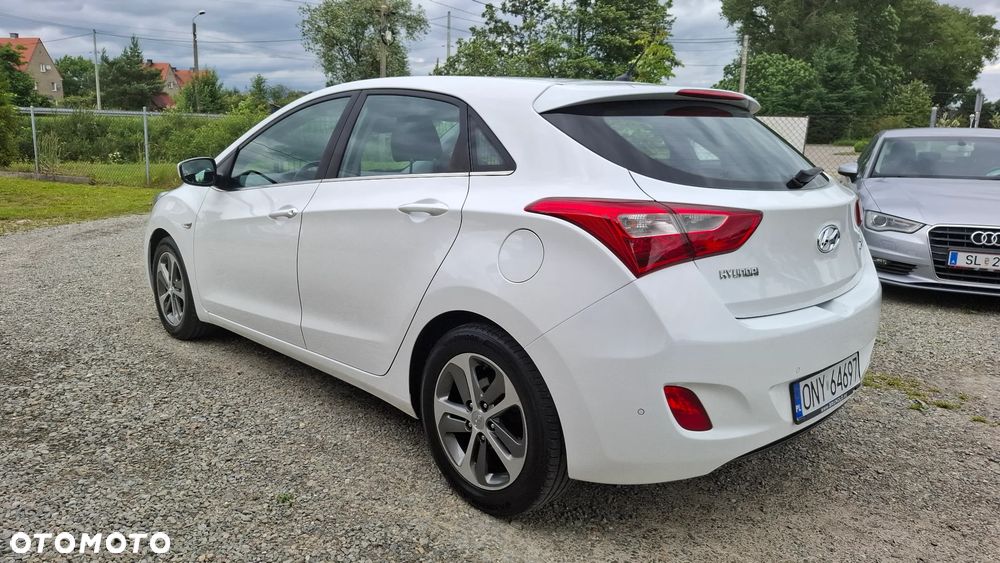 Hyundai i30 blue 1.4 YES Silver - 8