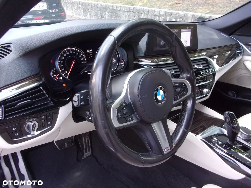 BMW Seria 5 530i xDrive Luxury Line - 23