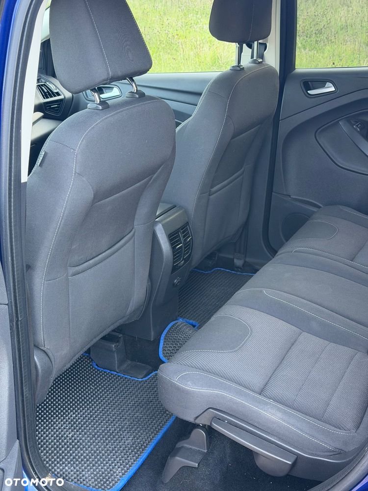 Ford Kuga 1.5 EcoBoost 2x4 Titanium - 6