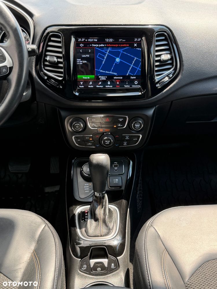 Jeep Compass - 24