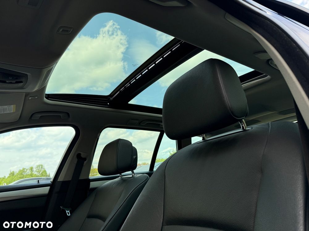 BMW Seria 5 530i Touring - 12