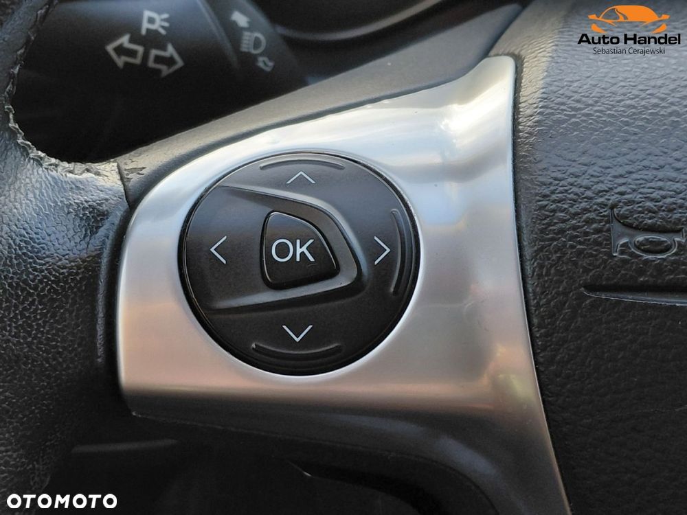 Ford Kuga 1.5 EcoBoost 2x4 Titanium - 24