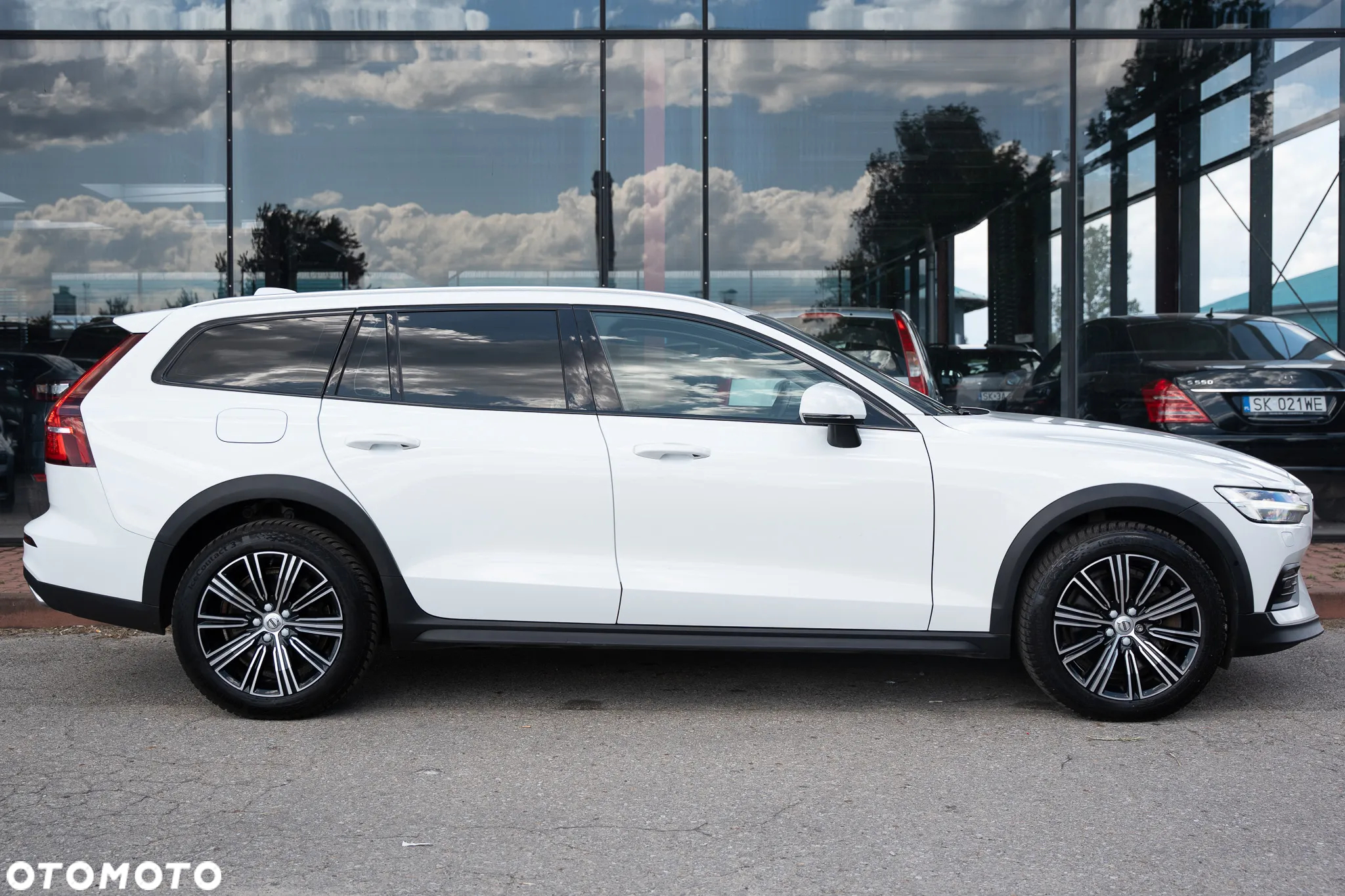 Volvo V60 Cross Country B4 D AWD Geartronic Pro - 13