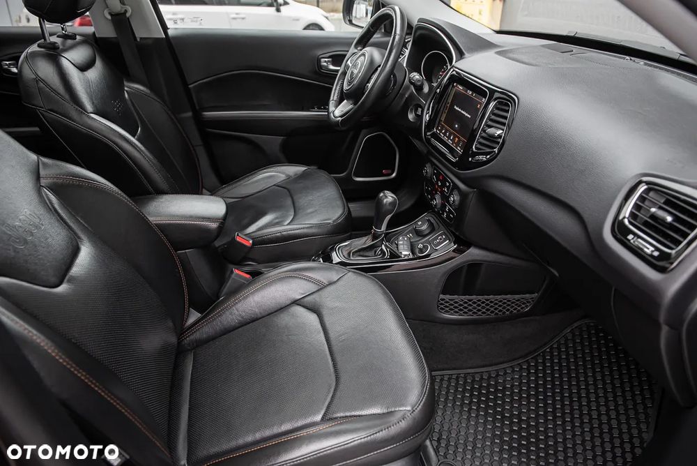 Jeep Compass 1.4 TMair Limited 4WD S&S - 33