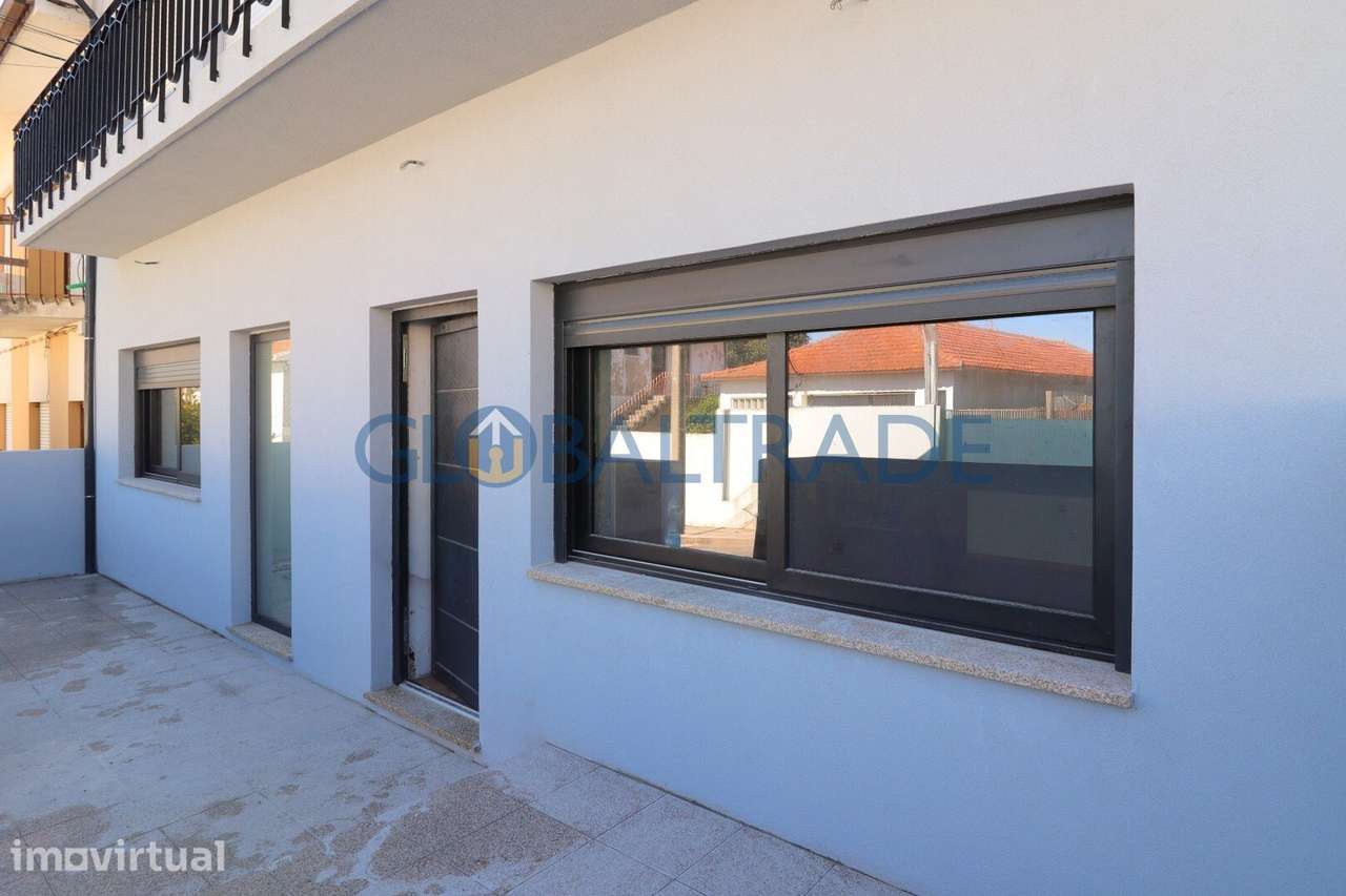 Andar de Moradia T3 Renovado com Terraço em São Cosme - Grande imagem: 2/60