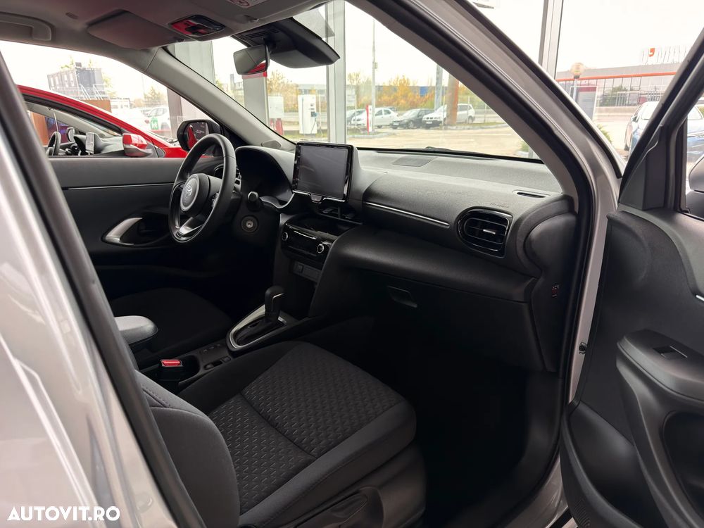 Toyota Yaris 1.5 VVT-i HSD Active - 9
