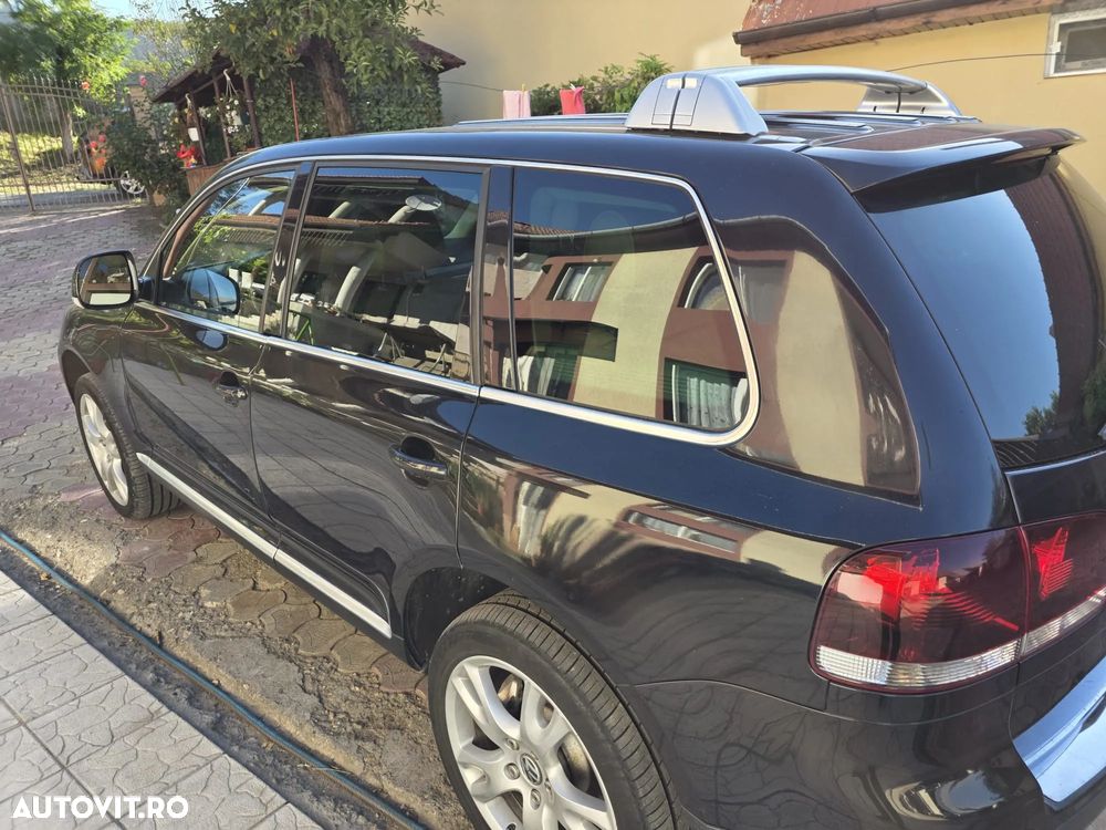 Volkswagen Touareg - 1