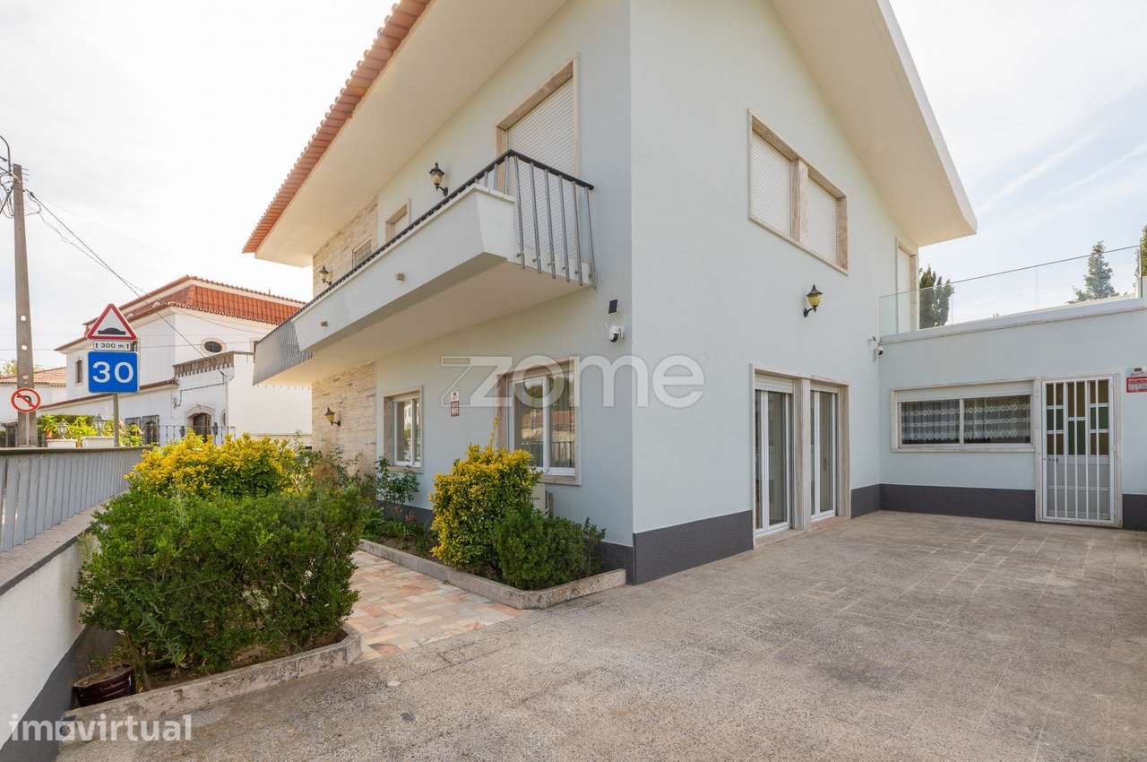 Moradia T3 com Terreno de 3.100 m² em Algueirão-Mem Martins | Sintra - Grande imagem: 3/48