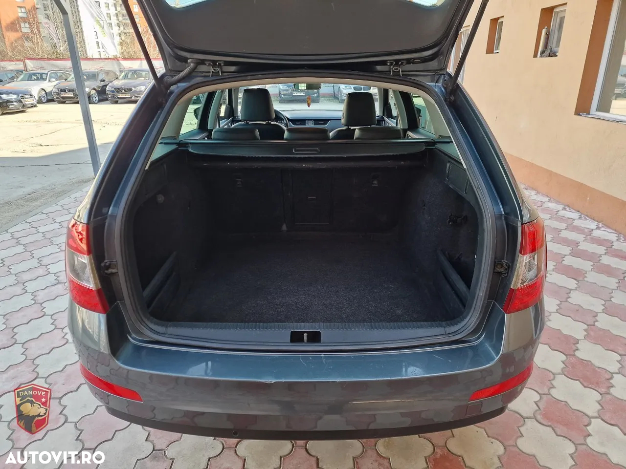 Skoda Octavia 2.0 TDI DSG Ambition - 11