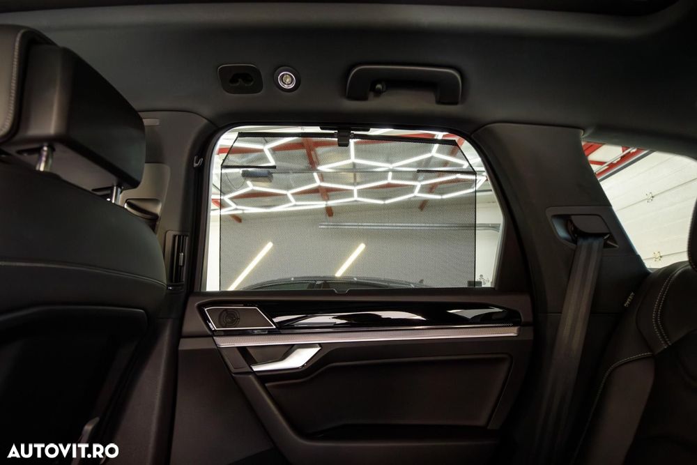 Volkswagen Touareg - 18