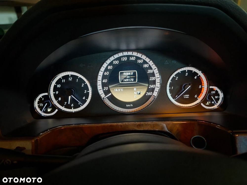 Mercedes-Benz Klasa E 300 CDI BlueEff Elegance - 12
