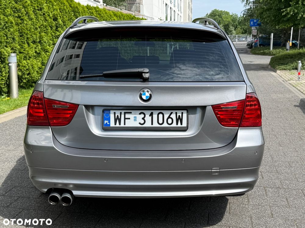 BMW Seria 3 325i xDrive - 4