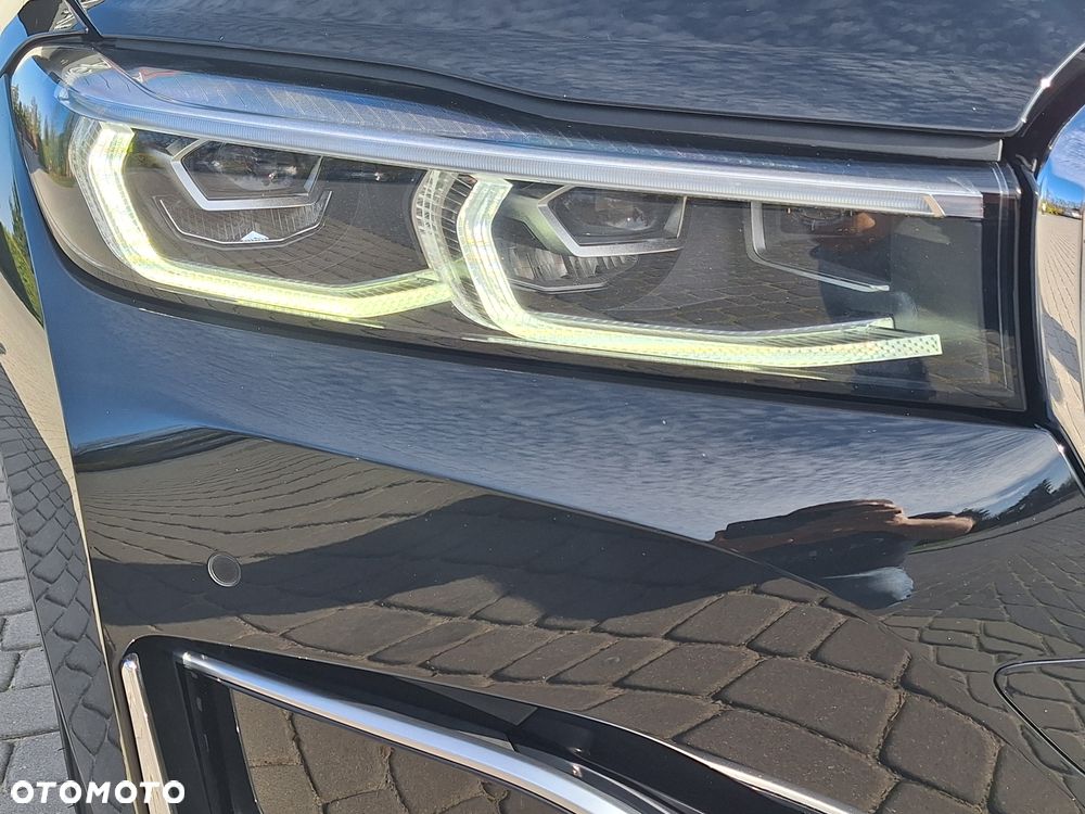 BMW Seria 7 750Li xDrive - 27