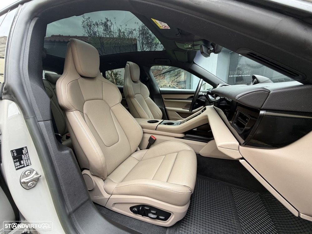 Porsche Taycan Cross Turismo 4 - 22