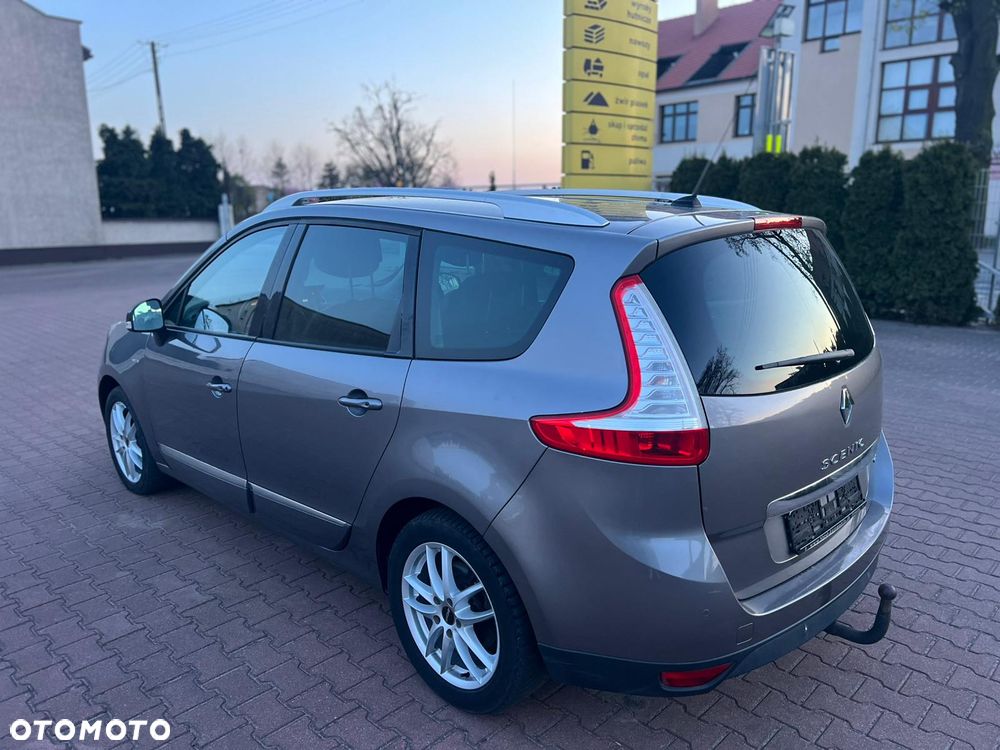 Renault Scenic dCi 160 Bose Edition - 11