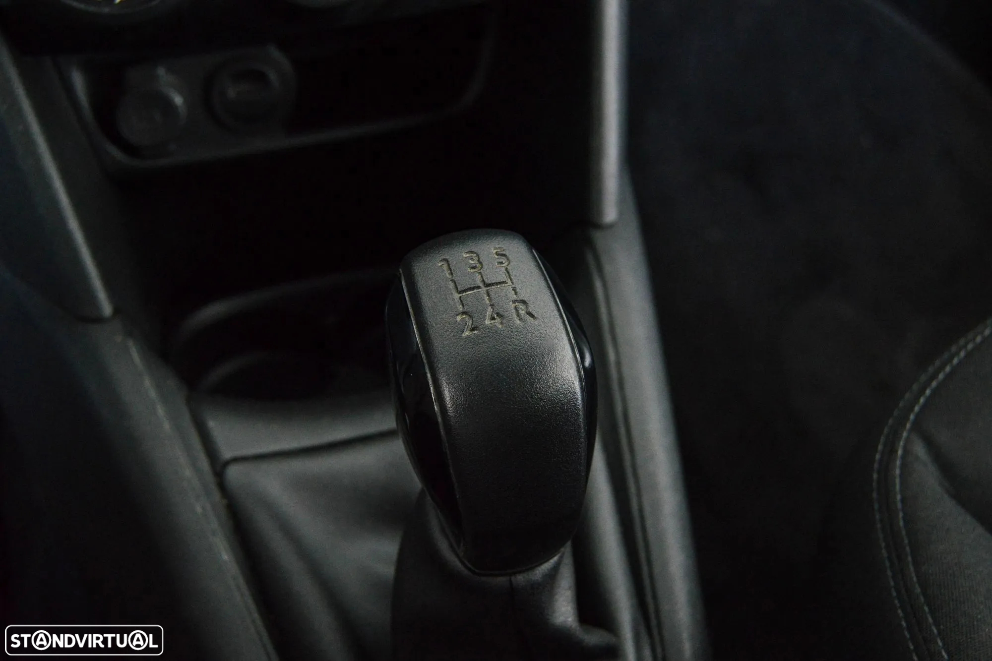 Peugeot 208 Van 1.5 BlueHDI 2L - IVA dedutível - 40