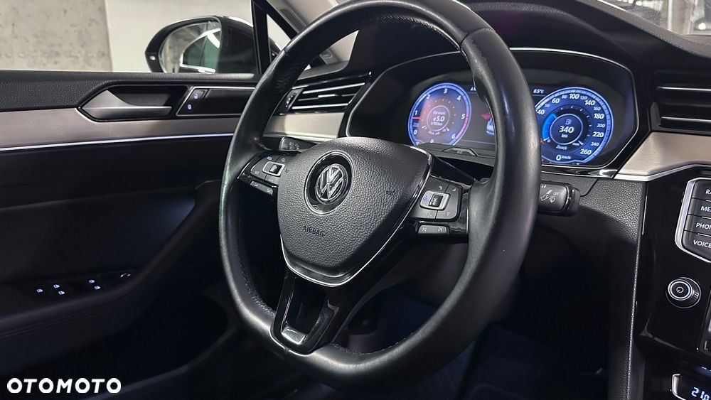 Volkswagen Passat 2.0 TDI SCR Highline DSG - 35