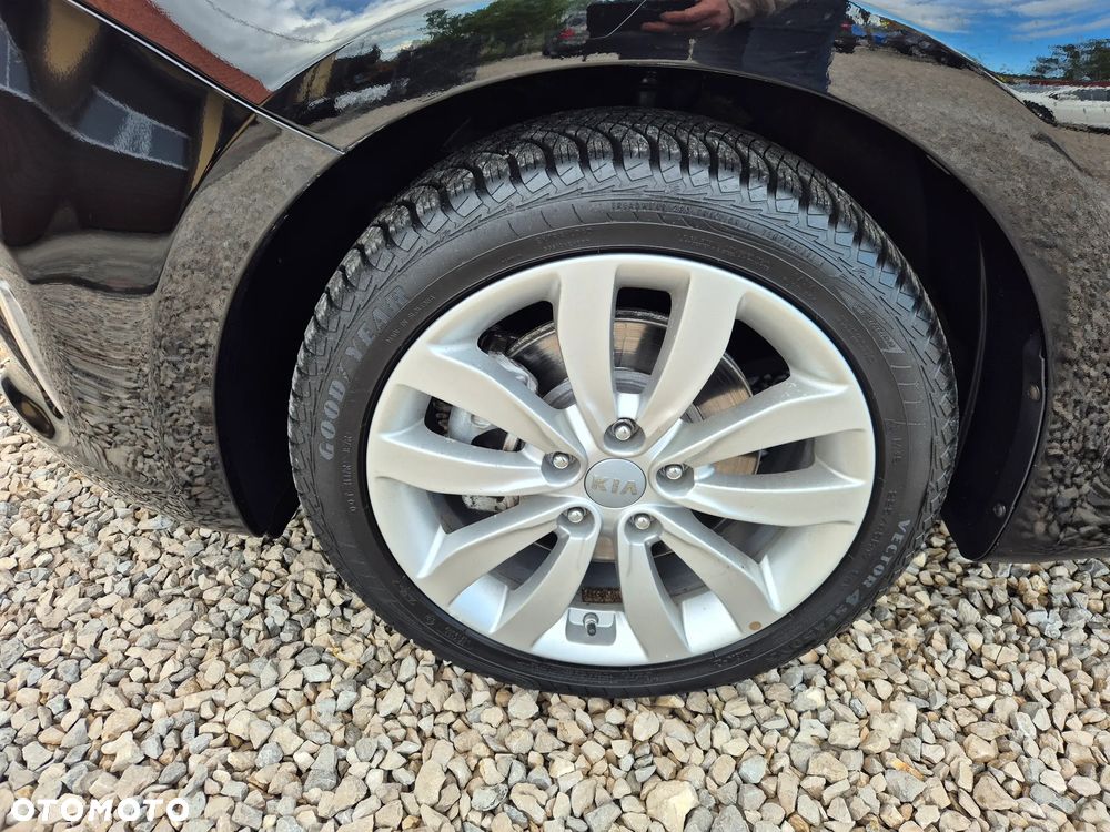 Kia Carens 1.6 GDI Fifa World Cup Edition - 16