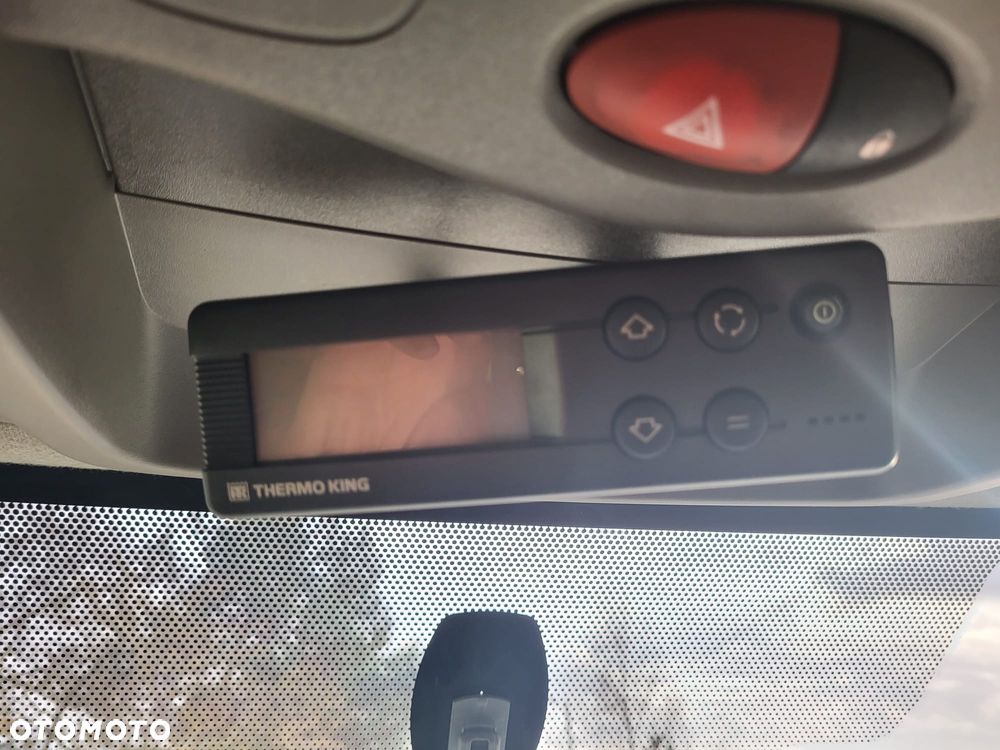 Renault Master III 2017r 161 tyś Izoterma chłodnia Mroźnia Sklep Food Truck Agregat zasilanie 230V Salon - 26