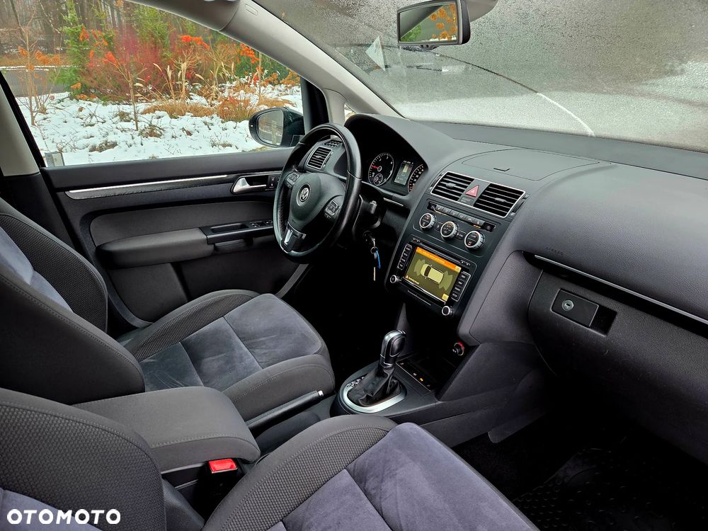 Volkswagen Touran 2.0 TDI DPF Highline DSG - 15