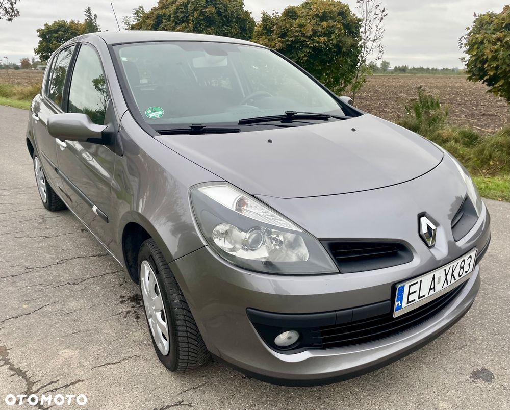 Renault Clio 1.2 16V Authentique - 4