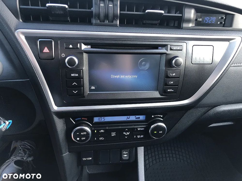 Toyota Auris 1.6 Comfort - 10