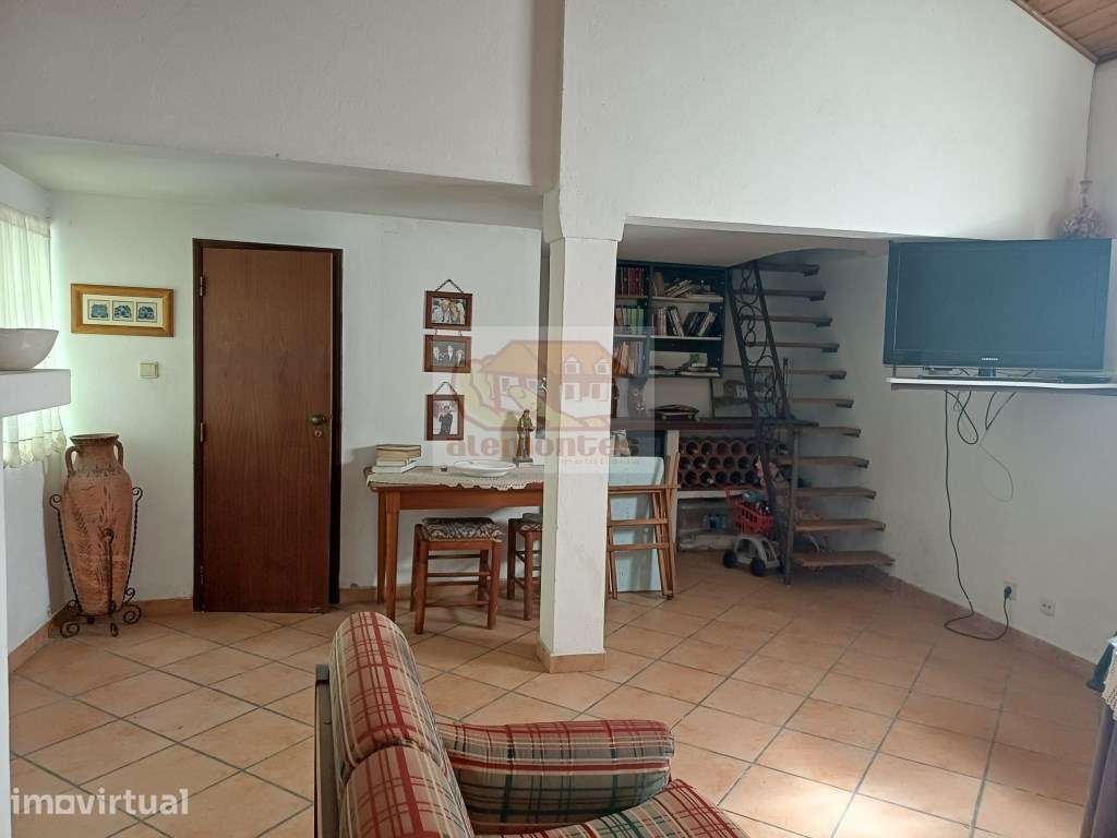 Moradia com jardim e piscina para remodelação em Grândola - 20 minu... - Grande imagem: 4/24