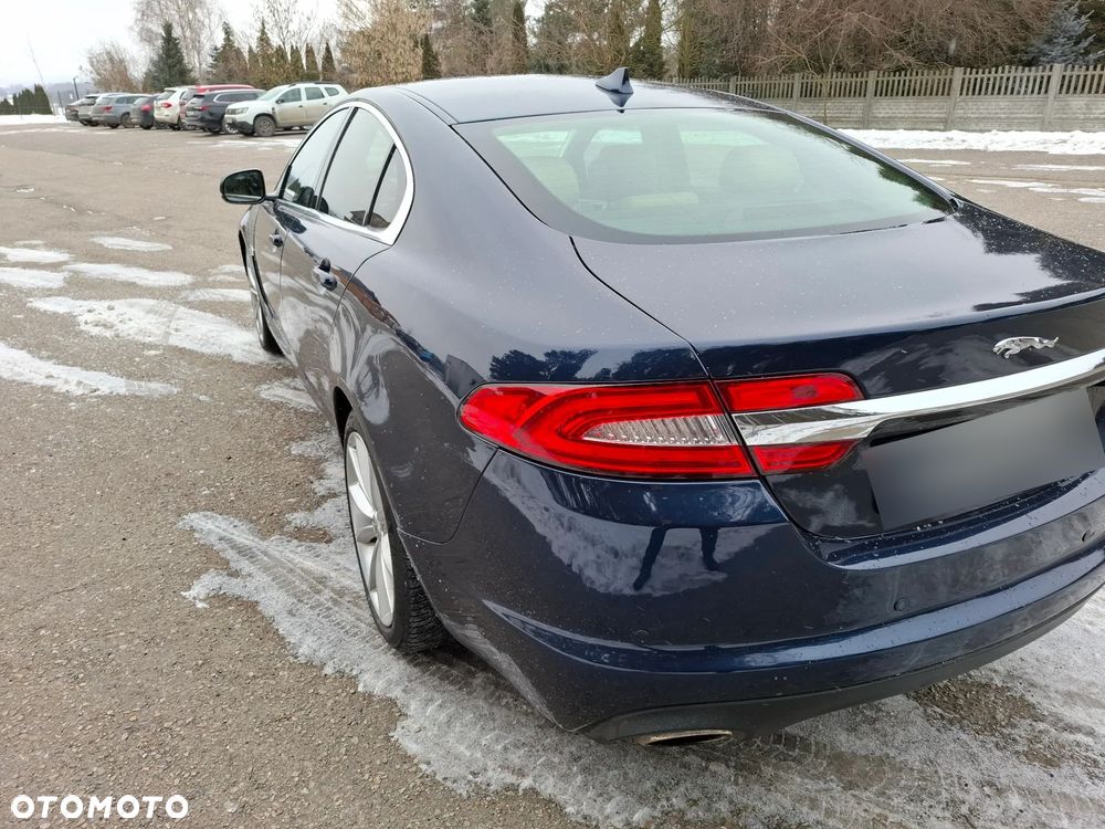Jaguar XF 3.0 V6 D Luxury - 9