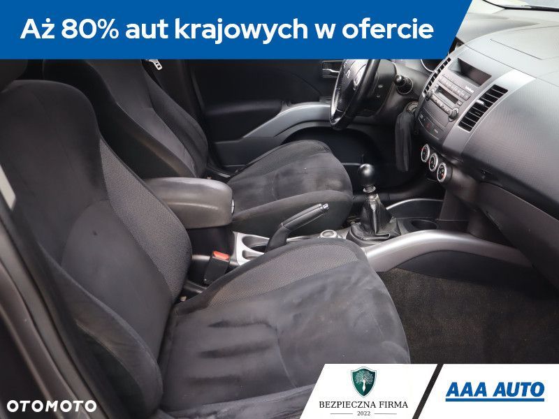 Mitsubishi Outlander - 11