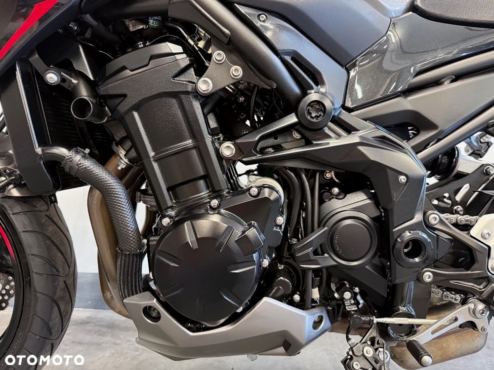 Kawasaki Z 900 - 12