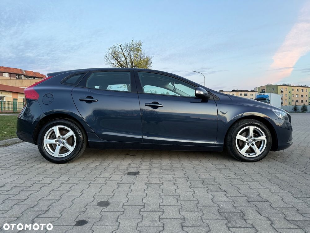 Volvo V40 D2 - 9