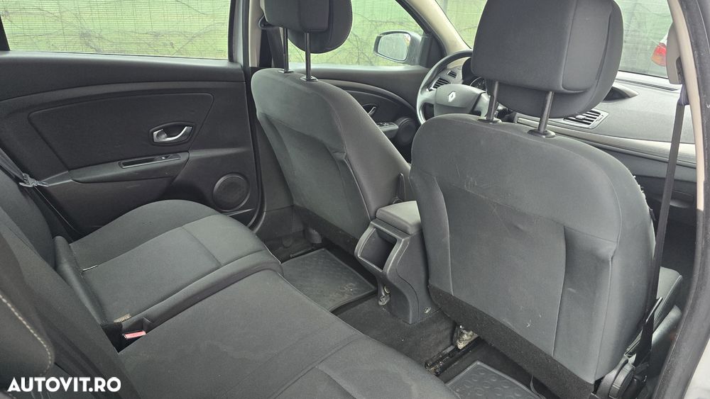 Renault Megane TCe 130 Dynamique - 5