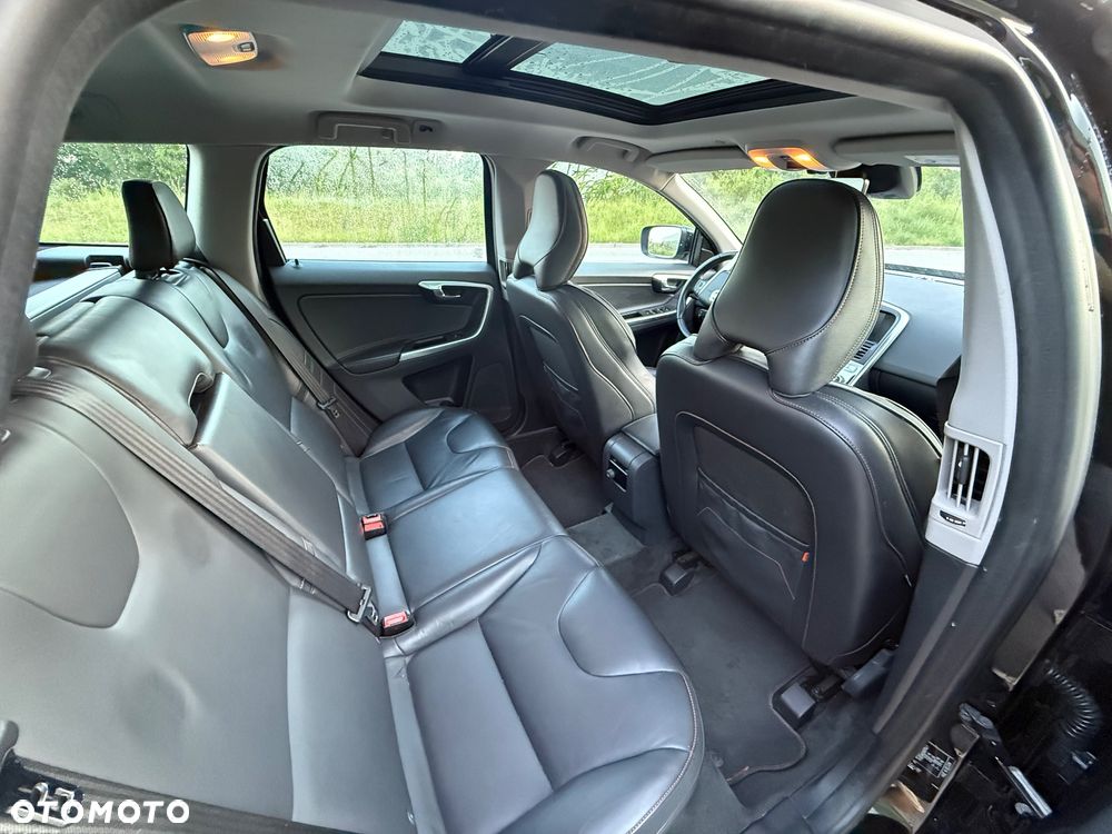 Volvo XC 60 D3 Drive-E Ocean Race - 13