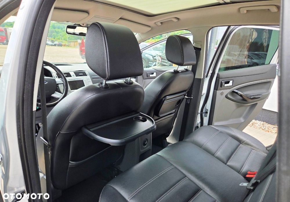 Ford Kuga - 38