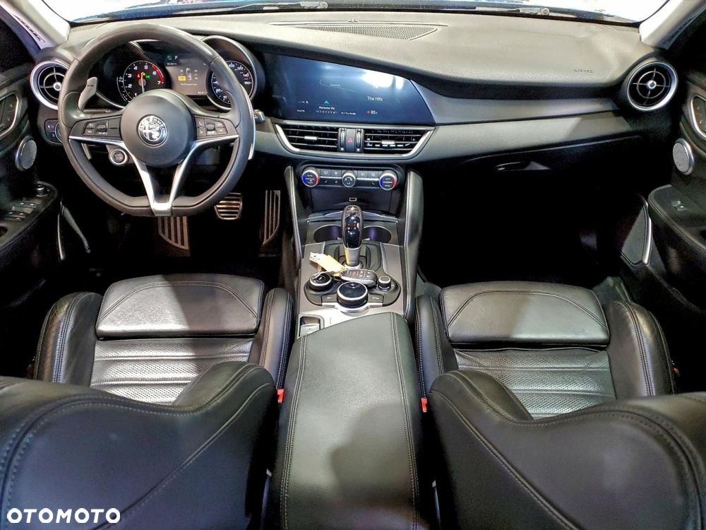 Alfa Romeo Giulia 2.0 Turbo 16V AT8-Q4 Ti - 7