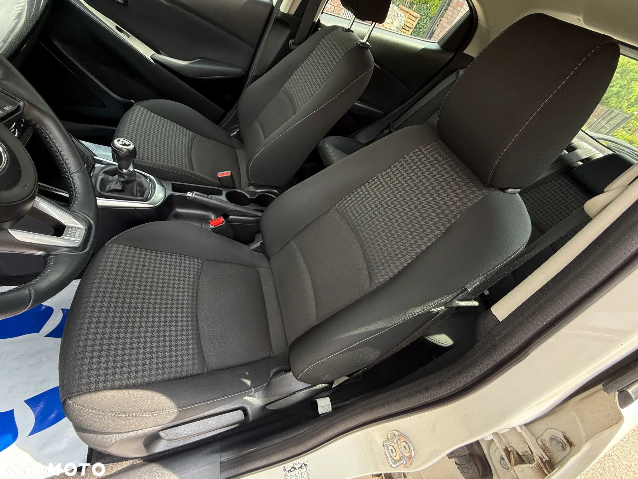 Mazda 2 1.5 Skyenergy - 12