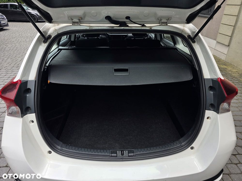 Toyota Auris - 12