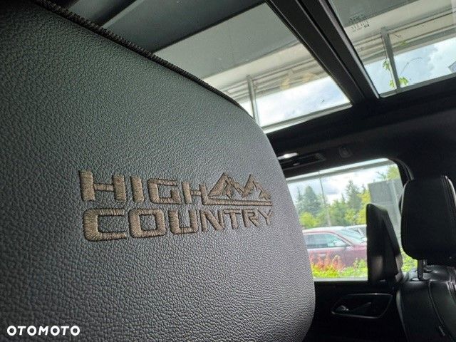 Chevrolet Suburban - 20