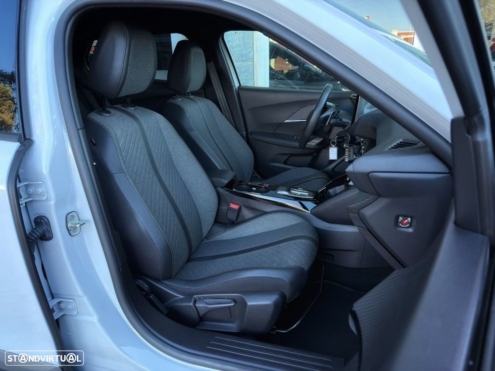 Peugeot 2008 1.2 Hybrid Allure e-DCS6 - 19