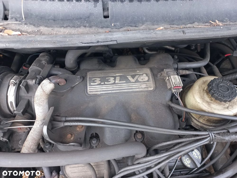 Chrysler Voyager Town Country 3.3 V6 06r 180KM  silnik kompletny - 1
